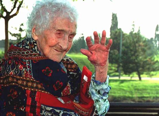 Dünyanın en yaşlı insanı uzun yaşamın sırrı olan yiyeceği açıkladı 3